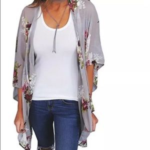 New gray floral sheer kimono🎀